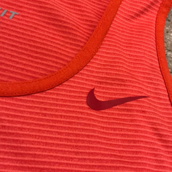 NEW NIKE Training Tank Top - Picture 5 of 5